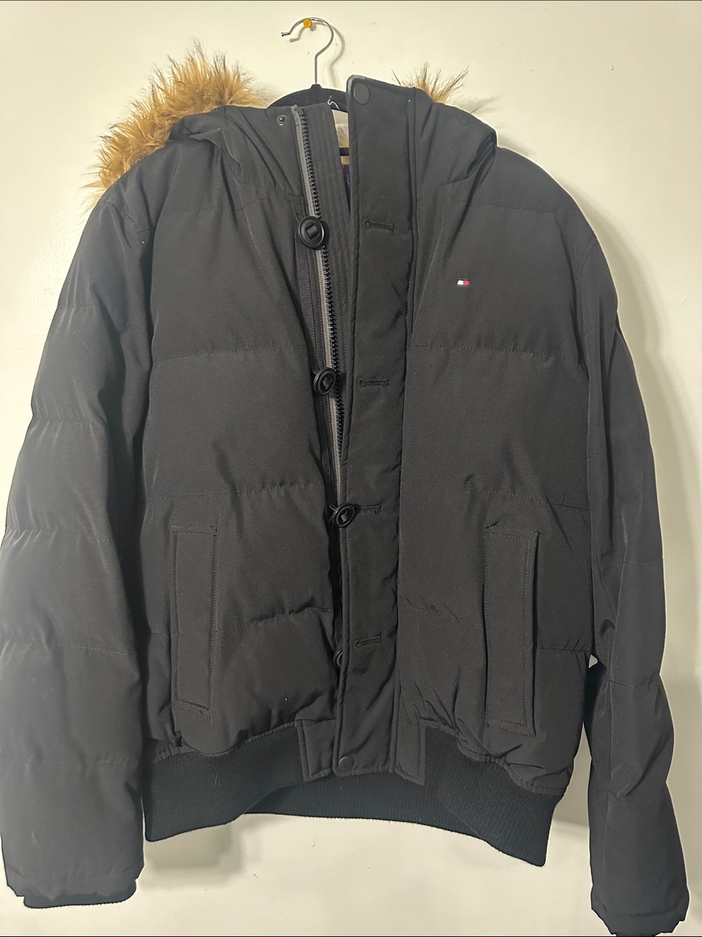 Tommy Hilfiger Black Men’s Insulated Puffer Jacket with Faux Fur Trim
